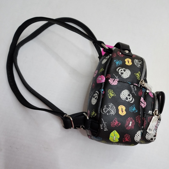 NWT Betsey Johnson Skull Bows Lips Kisses Black Mini Backpack - Picture 3 of 6
